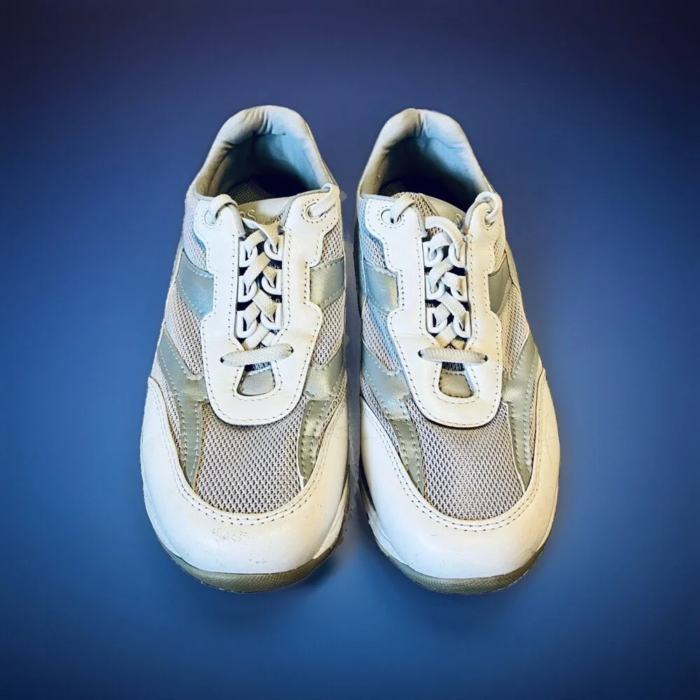 SAS Tour Mesh Women's Size 9.5 W Tripad Comfort Shoes White Silver Leather USA